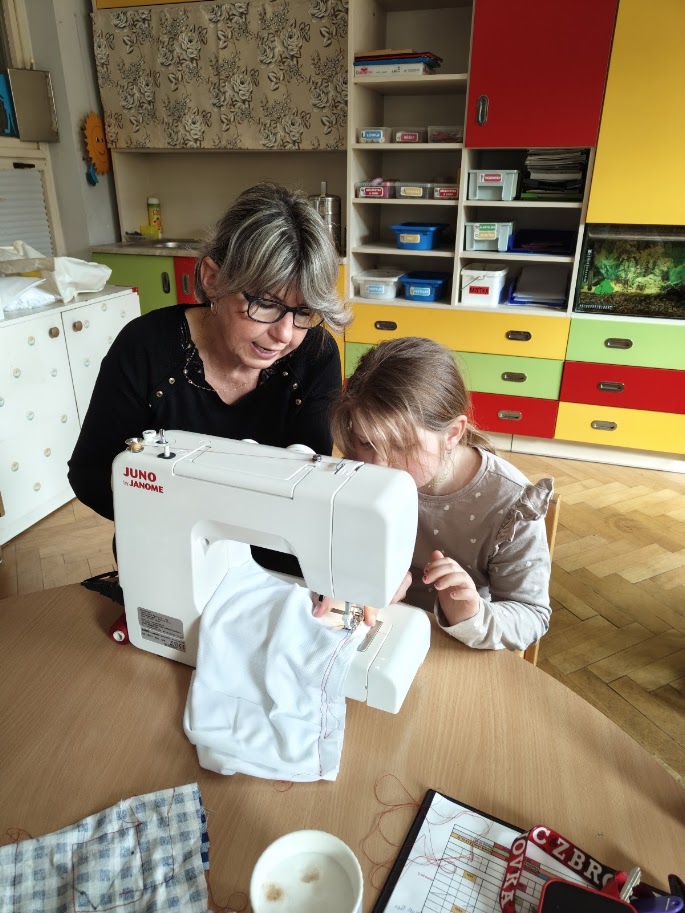 Šití  ve školní družině